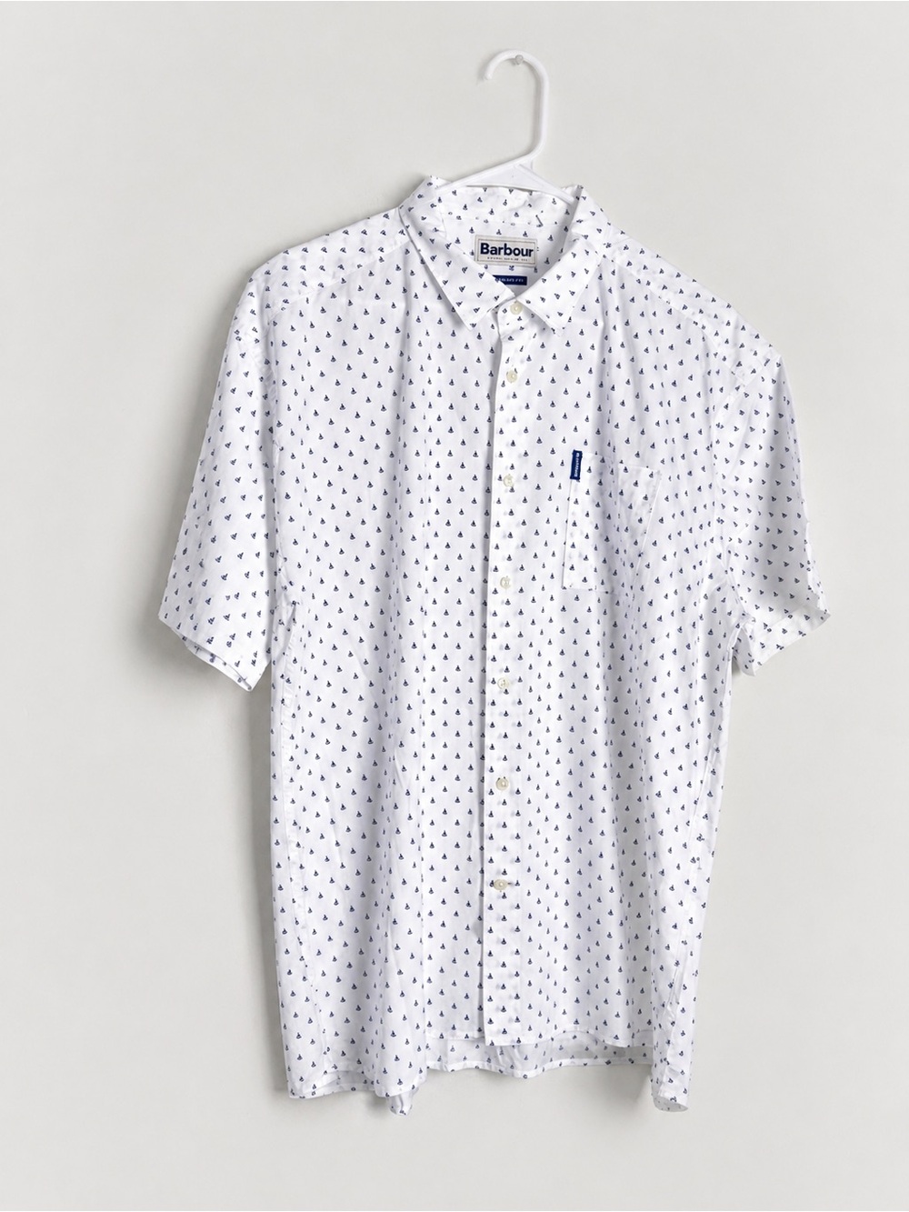 Barbour Men's white sailboat print short sleeve button-up shirt